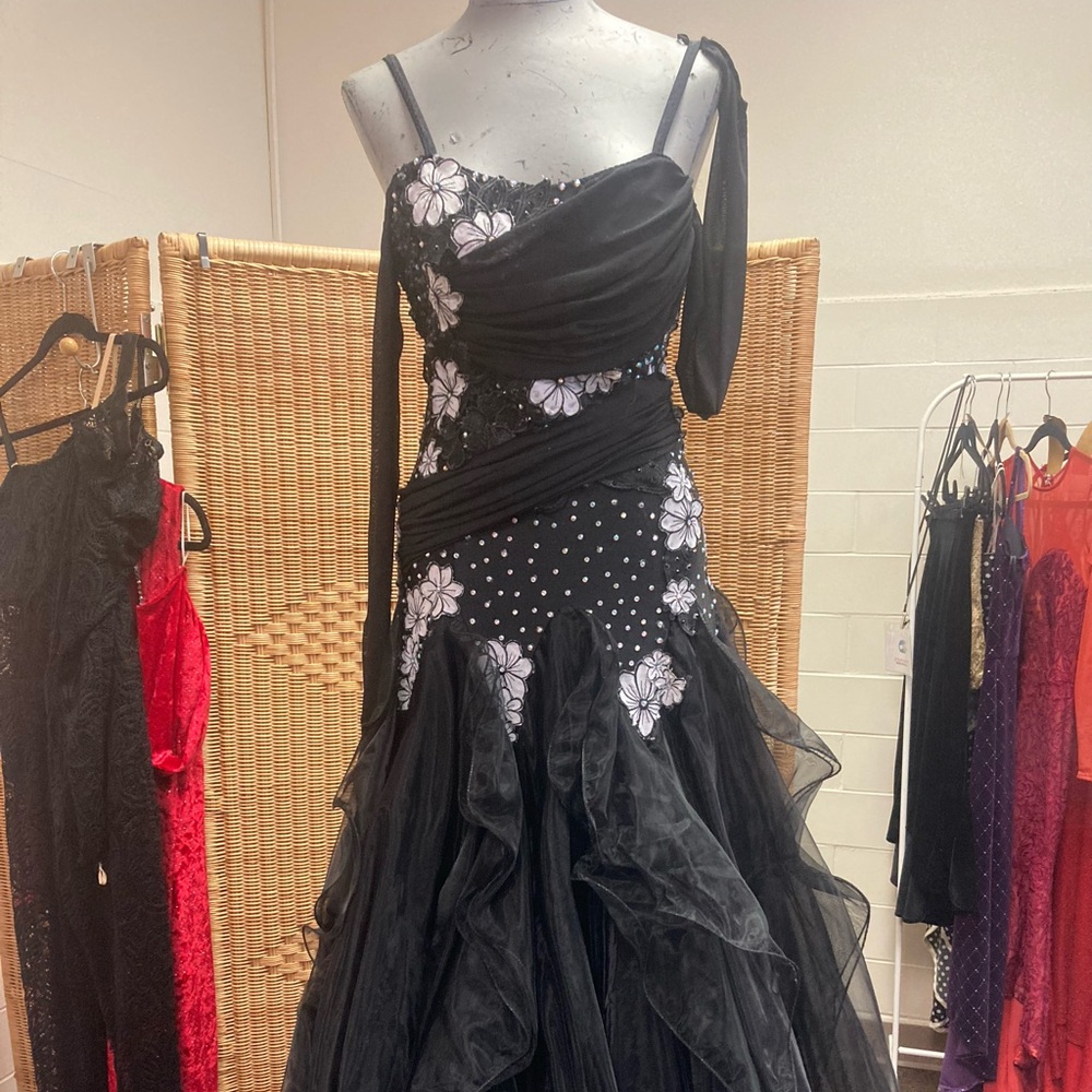 NWOT Black & white smooth ballroom dress